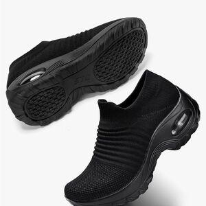 STQ women non slip walking shoes in good condition